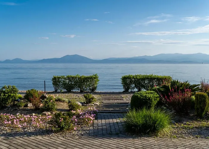 Jasmine Vilă Platanidia